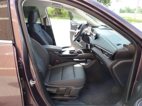 Used 2025 Buick Envision Preferred AWD/4WD image 45