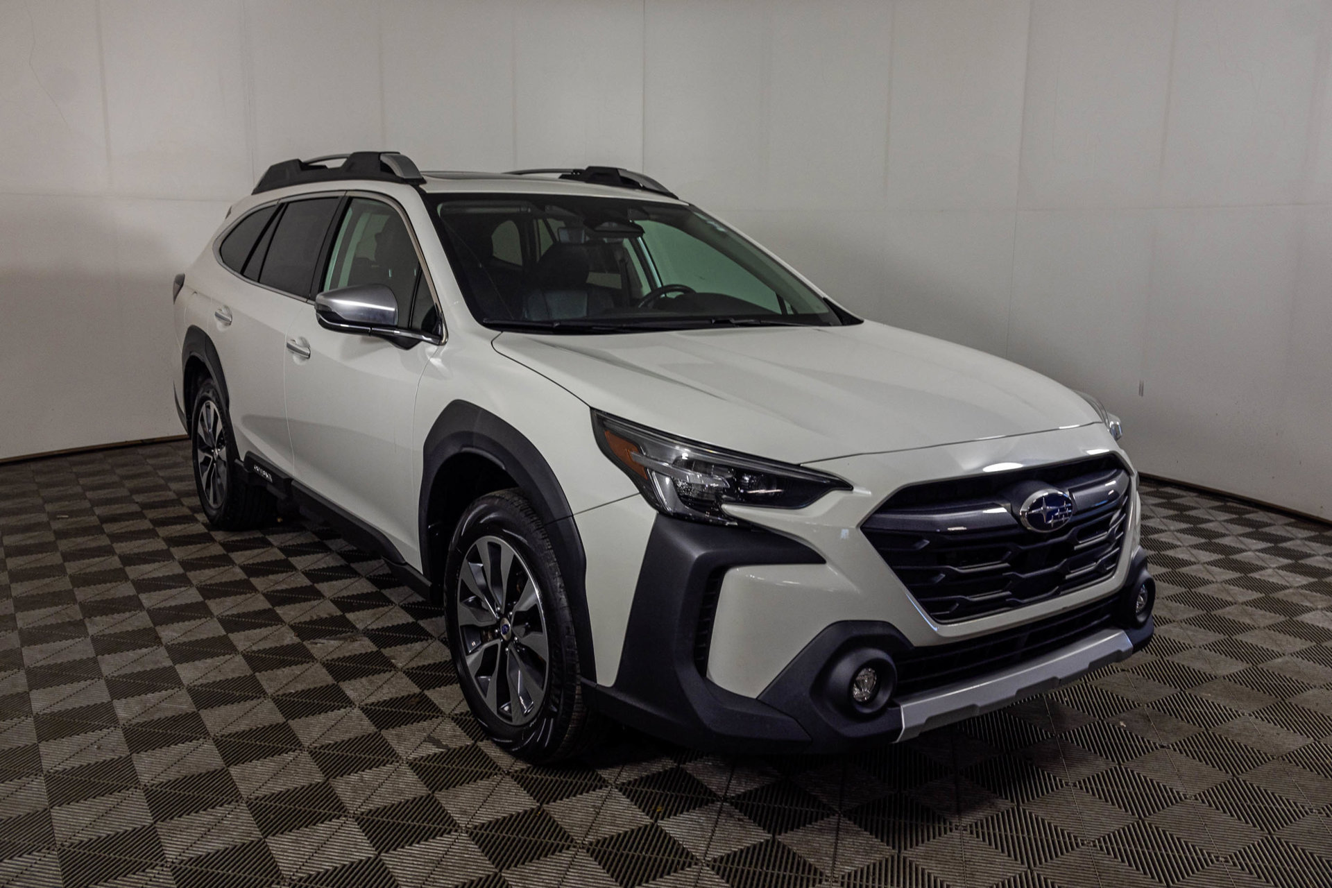 Used 2024 Subaru Outback Touring XT AWD/4WD image 18