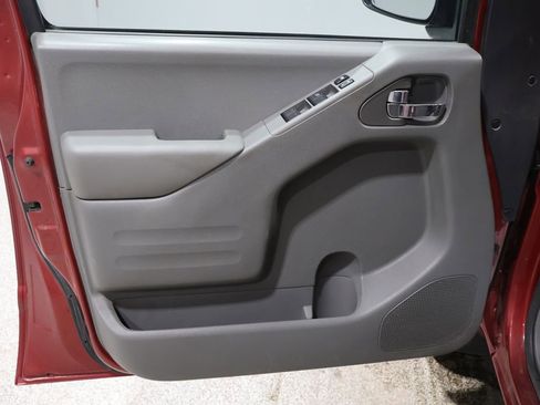 Used 2019 Nissan Frontier SV image 13