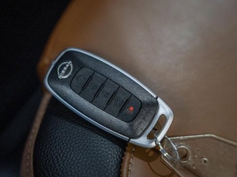 Used 2024 Nissan Pathfinder Platinum w/ Black Appearance Package image 46