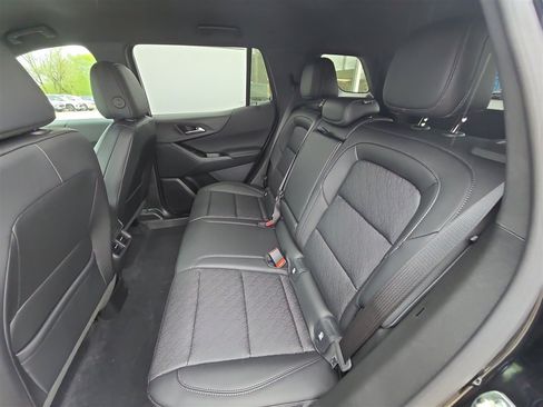 New 2025 Chevrolet Equinox LT w/ Convenience Package II image 24