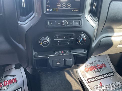 Used 2019 Chevrolet Silverado 1500 Custom w/ Custom Value Package AWD/4WD image 17
