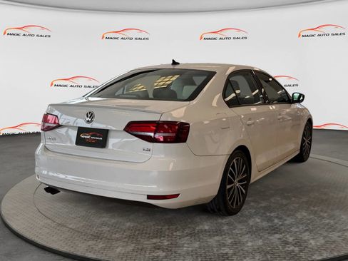 Used 2017 Volkswagen Jetta Sport FWD image 10