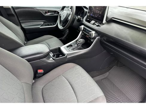 Used 2023 Toyota RAV4 XLE FWD image 18