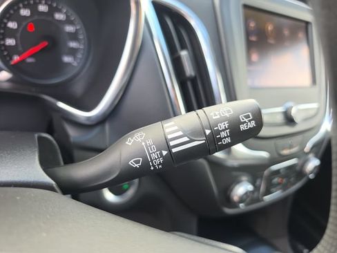 Used 2023 Chevrolet Equinox LT AWD/4WD image 21
