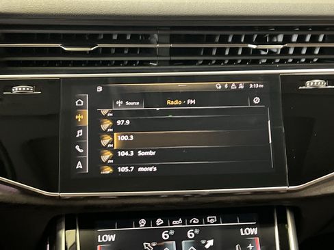 Used 2020 Audi Q8 Premium Plus AWD/4WD image 17
