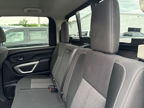 Used 2021 Nissan Titan SV w/ SV Convenience Package AWD/4WD image 10