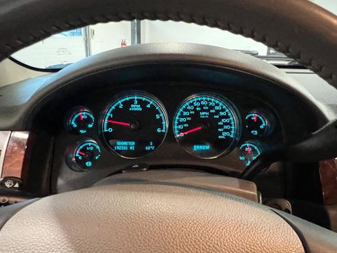 Used 2009 Chevrolet Silverado 1500 LTZ w/ White Diamond Edition AWD/4WD image 12