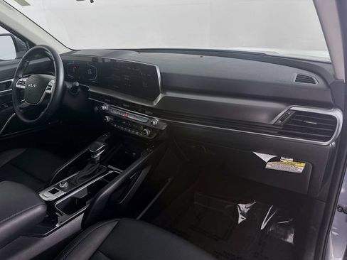 Used 2025 Kia Telluride S FWD image 28