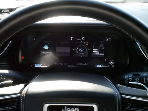 Used 2022 Jeep Grand Cherokee Overland w/ Luxury Tech Group IV image 21