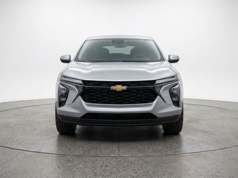 Used 2025 Chevrolet Blazer LT FWD image 1