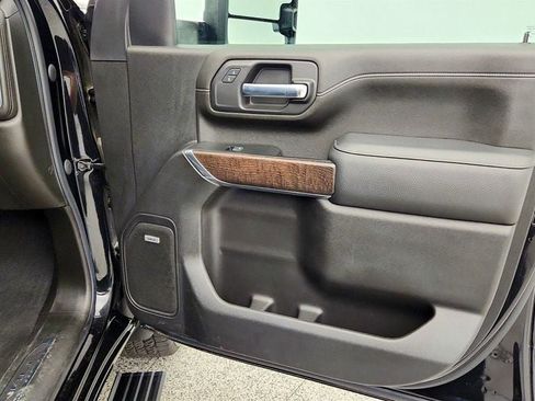 Used 2022 GMC Sierra 2500 Denali w/ Denali Black Diamond Edition AWD/4WD image 27