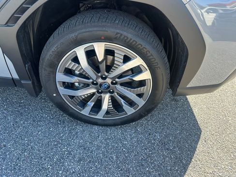 Used 2025 Subaru Forester Touring image 4