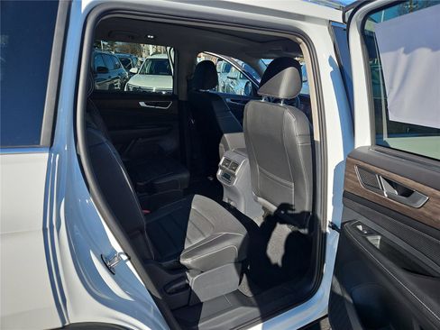 New 2026 Volkswagen Atlas SEL image 31