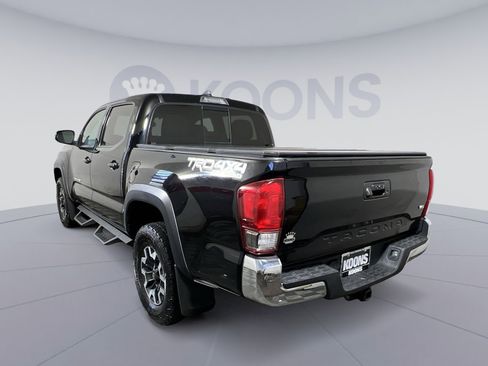 Used 2017 Toyota Tacoma TRD Off-Road w/ Tow Package (A/T) AWD/4WD image 4