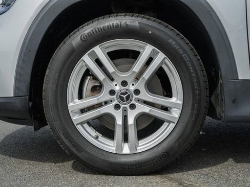 Used 2022 Mercedes-Benz GLB 250 4MATIC w/ Premium Package Lite image 16