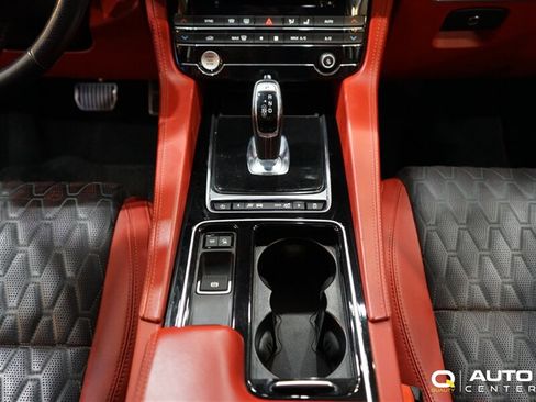 Used 2020 Jaguar F-PACE SVR AWD/4WD image 25