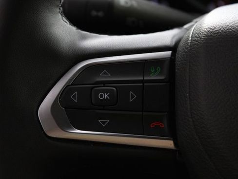 Used 2025 Jeep Compass Limited image 19