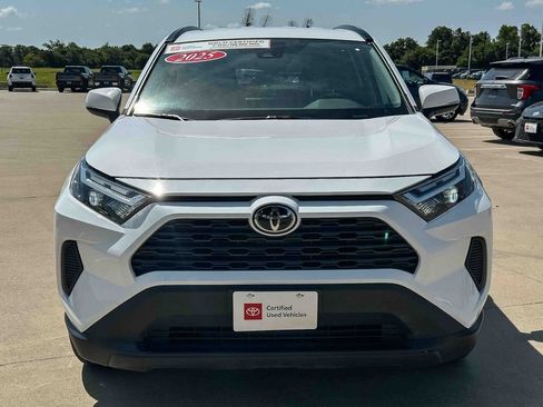 Used 2025 Toyota RAV4 XLE FWD image 8