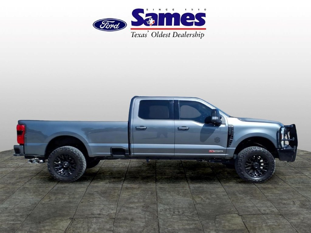 Used 2025 Ford F350 Platinum AWD/4WD image 2