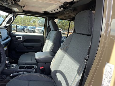 New 2026 Jeep Gladiator Sport image 17