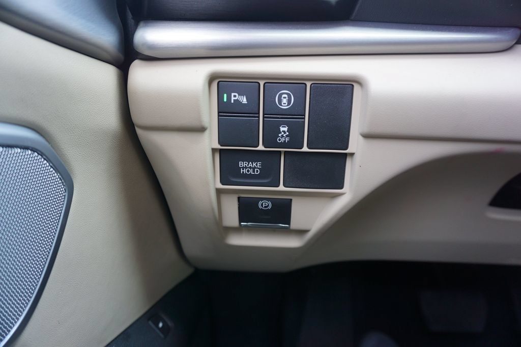 Used 2024 Acura RDX w/ Technology Package AWD/4WD image 5