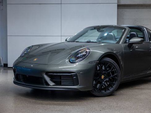 Certified 2024 Porsche 911 Targa 4 GTS AWD/4WD image 19