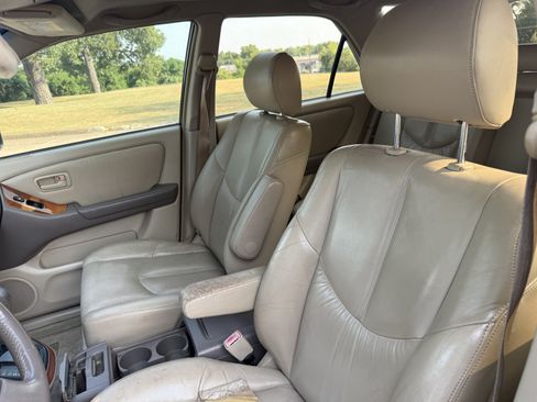 Used 1999 Lexus RX 300 w/ Premium Pkg FWD image 10
