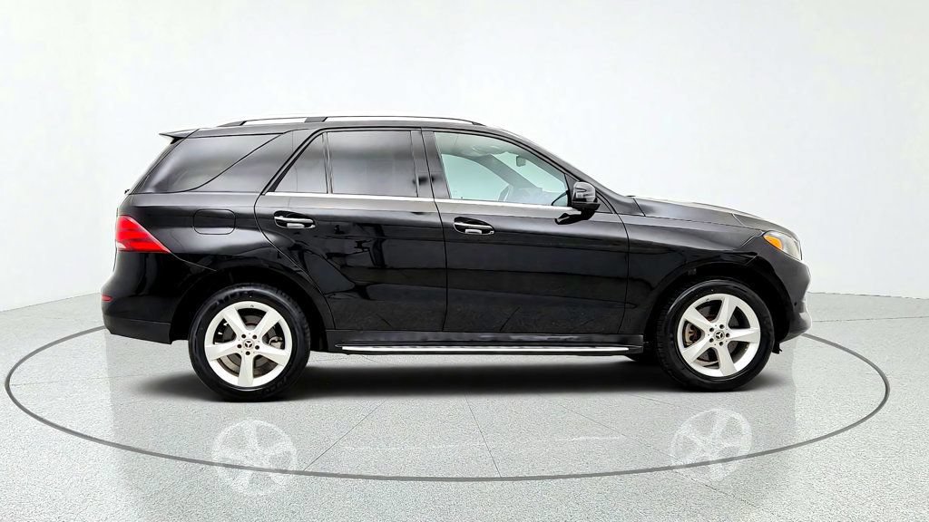 Used 2019 Mercedes-Benz GLE 400 4MATIC w/ Premium 1 Package image 4