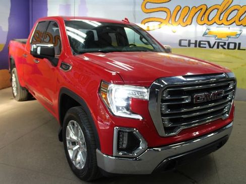 Used 2019 GMC Sierra 1500 SLT w/ SLT Convenience Package AWD/4WD image 2