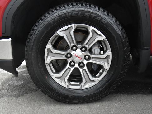 Used 2024 GMC Sierra 1500 SLT image 12