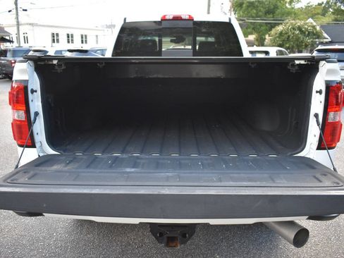 Used 2019 GMC Sierra 2500 Denali w/ Duramax Plus Package AWD/4WD image 7