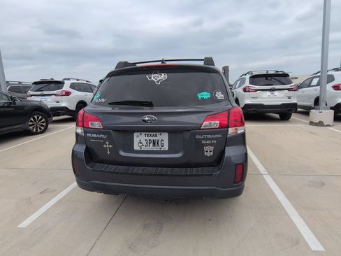 Used 2014 Subaru Outback 3.6R Limited AWD/4WD image 9