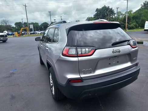 Used 2019 Jeep Cherokee Latitude Plus AWD/4WD image 7