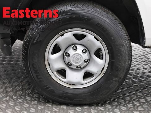 Used 2019 Toyota Tacoma SR image 30