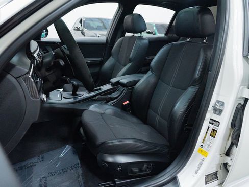 Used 2011 BMW M3 image 28