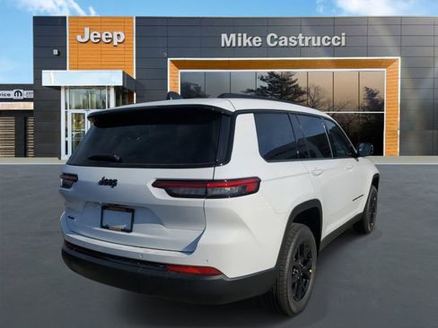 New 2025 Jeep Grand Cherokee L Altitude image 4