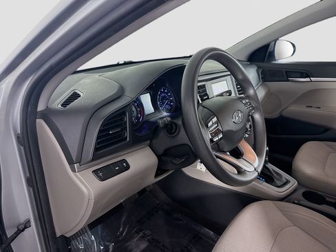Used 2020 Hyundai Elantra SE image 22