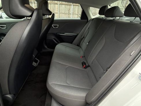 Used 2025 Kia K4 FWD image 26