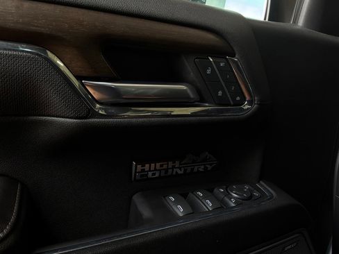 Used 2024 Chevrolet Silverado 1500 High Country w/ High Country Premium Package AWD/4WD image 25