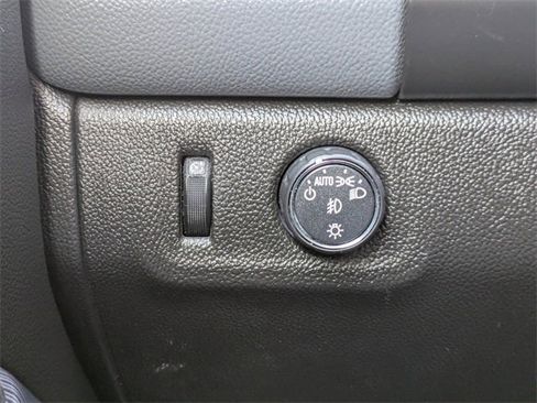 Used 2018 Chevrolet Colorado Z71 image 28