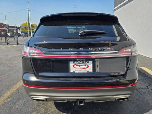 Used 2022 Lincoln Nautilus Reserve w/ Equipment Group 202A image 10