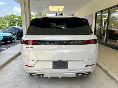 Used 2025 Land Rover Range Rover Sport Dynamic SE AWD/4WD image 5