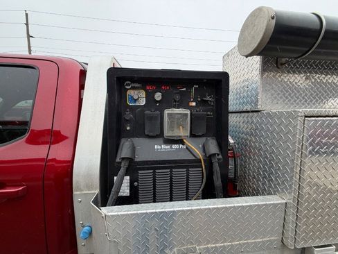 Used 2022 Ford F550 4x4 Crew Cab Super Duty w/ Lariat Value Package image 11