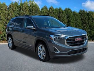 Used 2021 GMC Terrain SLE w/ Driver Convenience Package FWD video 3