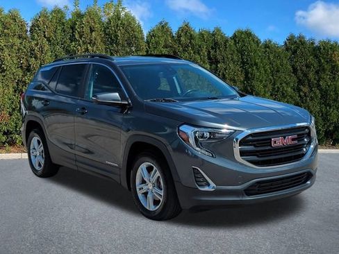 Used 2021 GMC Terrain SLE w/ Driver Convenience Package FWD image 3