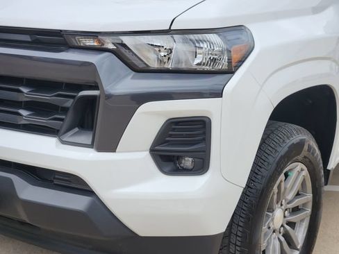 Used 2024 Chevrolet Colorado LT w/ LT Convenience Package II RWD image 17