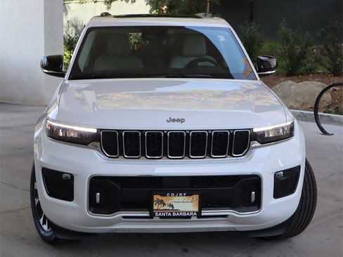 Used 2023 Jeep Grand Cherokee Overland w/ Luxury Tech Group IV image 2