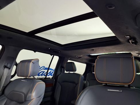 Used 2022 Jeep Grand Wagoneer Series II image 15