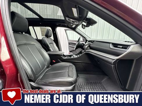 Used 2025 Jeep Grand Cherokee Limited w/ Luxury Tech Group II AWD/4WD image 26